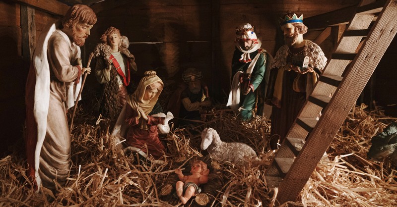 Christmas nativity manger scene figurines, love came down at christmas christina georgina rossetti